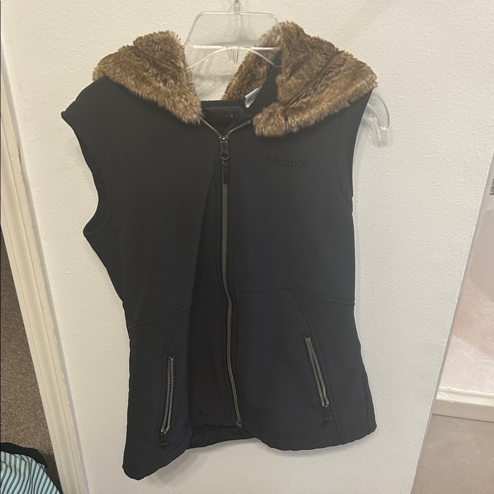 Marmot Black Vest with Tan Faux Fur Hood